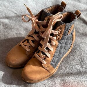 Sorel Sz 8 Women's Evie II NW Lace boots in Velvet Tan and Gum color